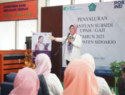 Sekda Kabupaten Sidoarjo Serahkan Bantuan BSU Secara Simbolis Kepada Masyarakat Sidoarjo