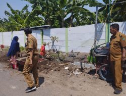 Kelurahan Magersari Lakukan Pengerjaan Proyek Kegiatan Pembuangan Pasang Surut