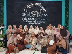 Yasiinta Magersari Sidoarjo Gelar Wisata Religi ke Jogjakarta