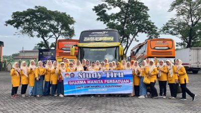 Dharma Wanita Persatuan Unit SMPN 2 Sukodono Sidoarjo Gelar Studi Tiru Ke Industri Bluder