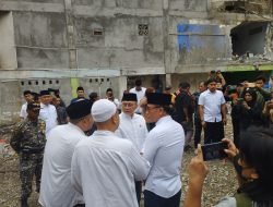 Menko Bidang Pangan Zulkifli Hasan Kunjungi Ponpes Al-Khoziny, Berikan Semangat Pada Santri