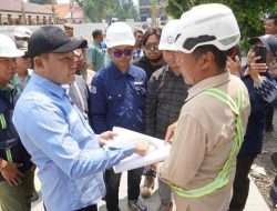 Sidak Proyek Pembangunan Alun-alun Sidoarjo, Bupati Subandi Temukan Banyak Kekurangan