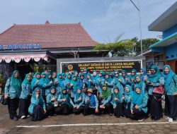 PKK RW 08 Kebonagung Kunjungi Griya Lansia Husnul Khotimah Malang