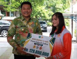 Serahkan Bonus Atlet Porprov IX, Bupati Subandi: Pemkab All Out Dukung Atlet Sidoarjo