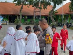 Polisi Sosialisasikan Bahaya Bullying dan Dampak Negatif Gadget di SDN 2 Tanjungsari Taman