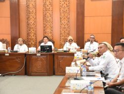 Bupati Minta Kecamatan dan Dinas PUBMSDA Sidoarjo Kebut Garap Perbaiki Jalan