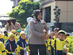Edukasi Sejak Dini,Satlantas Polresta Sidoarjo Kenalkan Profesi Polri Pada Siswa TK