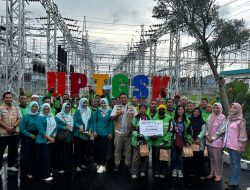 PLN UIT JBM Berbagi Kebahagiaan Ramadan Bersama Ojol di Gresik