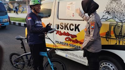 Polwan Polresta Sidoarjo Humanis dalam Pengamanan Car Free Day Alun-alun