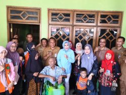 Wabup Sidoarjo Turun Langsung Serahkan Bantuan Kursi Roda, Pastikan Bantuan Tepat Sasaran