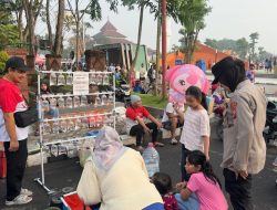Polwan Polresta Sidoarjo Berikan Pelayanan Humanis di Car Free Day Alun-alun Sidoarjo