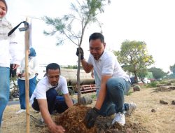 PLN UID Jawa Timur dan DLH Surabaya Tanam 60 Pohon, Perkuat Komitmen Jaga Iklim dan Lingkungan