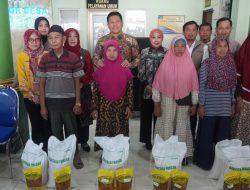 Pemkab Sidoarjo Mulai Salurkan Bantuan Pangan Beras dan Minyak Goreng.