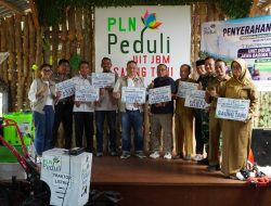 Dukung Electrifying Agriculture, PLN UIT JBM Luncurkan Program Terang Tani di Tuban