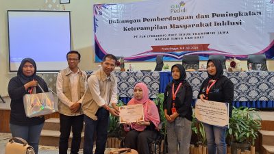 PLN UIT JBM Bekali 100 Peserta Dengan Pelatihan Bahasa Isyarat dan Batik Eco Print di Probolinggo