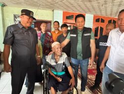 Bupati Sidoarjo Tinjau RTLH dan Serahkan Bantuan di Prambon