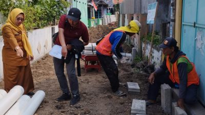Kelurahan Magersari Lakukan Pengerjaan Proyek Kegiatan Pavingisasi Jalan