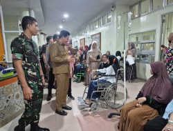 Bupati Sidoarjo Tegaskan Santri Korban Dugaan Keracunan Dilayani Maksimal