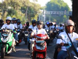 Rayakan Hari Pelanggan Nasional, PLN UID Jatim Gelar Konvoi Motor Listrik dan Senam Sehat di Surabaya
