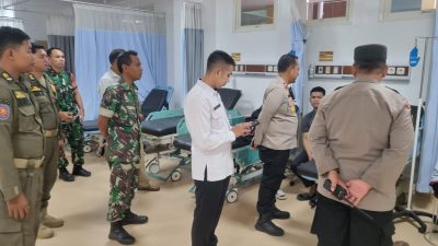 Kapolsek Sidoarjo Kota Jenguk Santri Putat dalam Perawatan Medis