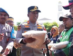 Forkopimda Sidoarjo Bagikan 1.000 Paket Sembako untuk Ojol