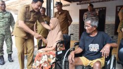 Sidak ke Prambon, Bupati Subandi Pastikan Perbaikan RTLH dan Salurkan Bantuan Kursi Roda