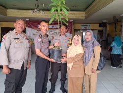 Sidoarjo Asri Sejuk Satbinmas Polresta Sidoarjo Gencarkan Green Policing di Desa Banjar Panji